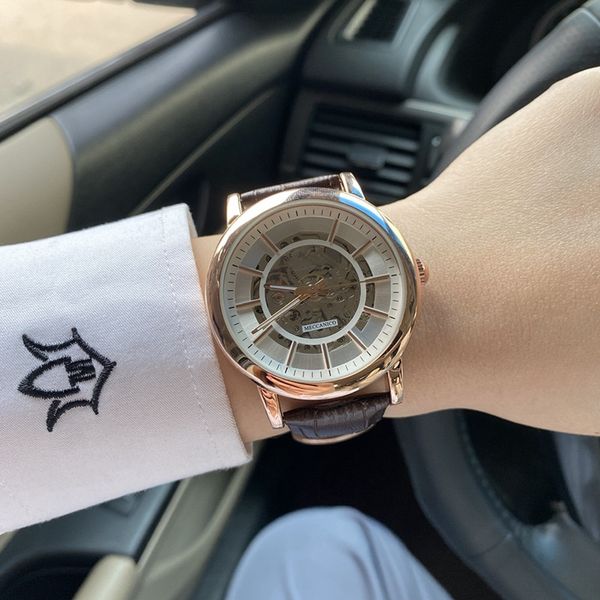 2021 new luxury mens watches three stitches 42 mm diameter automatic mechanical watch european brand wristwatch leather strap, Slivery;brown
2021 new luxury mens watches three stitches 42 mm diameter automatic mechanical watch european brand wristwatch leather strap, Slivery;brown