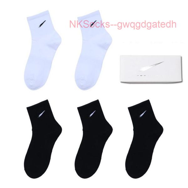 men's classic fashion socks gift box stockings hook brand black white gray medium tube sports cotton sweat absorbing sock men women lux
men's classic fashion socks gift box stockings hook brand black white gray medium tube sports cotton sweat absorbing sock men women lux