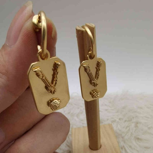 new fashion trend jewelry luxury quality designer wholesale fan family letter v simple face medusa earrings female han feng, Silver
new fashion trend jewelry luxury quality designer wholesale fan family letter v simple face medusa earrings female han feng, Silver