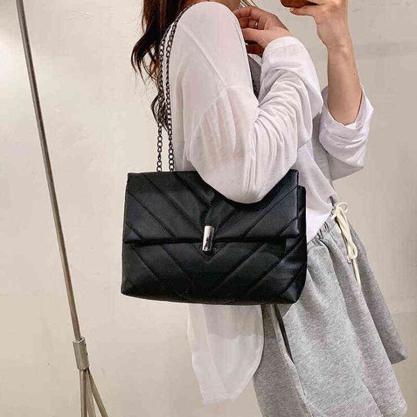 evening bags fashion shoulder bag chain belt crossbody for women large capacity designer handbags solid messenger 220416
evening bags fashion shoulder bag chain belt crossbody for women large capacity designer handbags solid messenger 220416