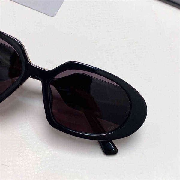 new d family personalized oval frame and the same large sunglasses trend shades leisure, White;black
new d family personalized oval frame and the same large sunglasses trend shades leisure, White;black