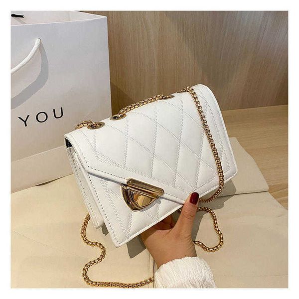 small bag female 2021 new fashion solid color rhombic lattice chain single shoulder messenger bag net red foreign style small square bag 
small bag female 2021 new fashion solid color rhombic lattice chain single shoulder messenger bag net red foreign style small square bag