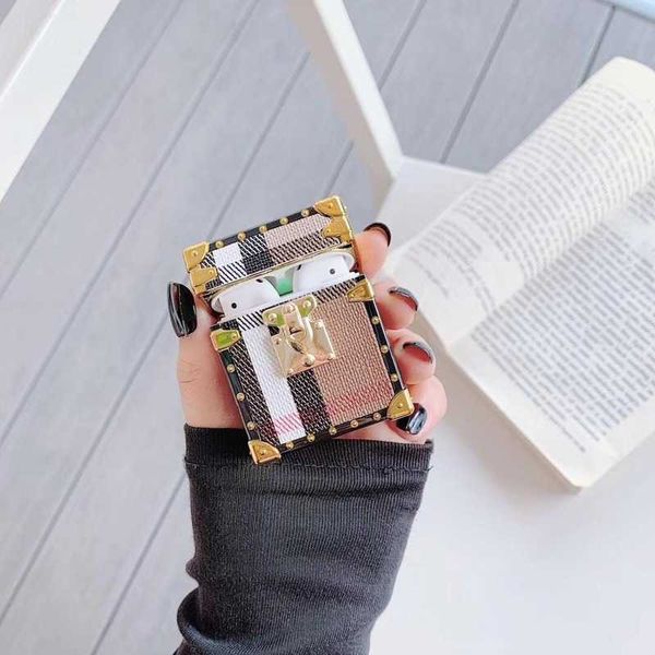 luxury square metal rivet earphone case for apple airpods 1/2/pro retro striped grid stand earbud case protect shockproof case
luxury square metal rivet earphone case for apple airpods 1/2/pro retro striped grid stand earbud case protect shockproof case