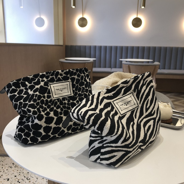 large women leopard cosmetic bag canvas waterproof zipper make up bag travel washing makeup organizer beauty case #zynwy-363, Black
large women leopard cosmetic bag canvas waterproof zipper make up bag travel washing makeup organizer beauty case #zynwy-363, Black