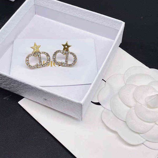 fine 925 silver needle diamond inlaid letter star earrings simple fashion temperament design sense of female jewelry, Golden
fine 925 silver needle diamond inlaid letter star earrings simple fashion temperament design sense of female jewelry, Golden