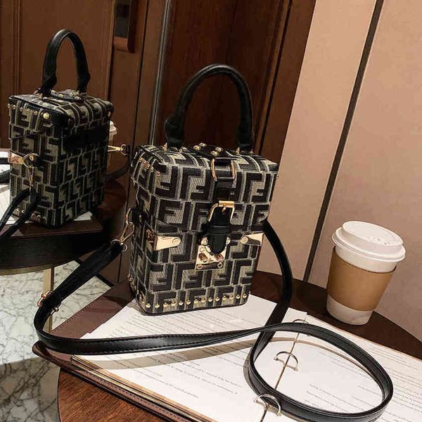 20% off sitewide 2022 luxury bags women with hand version old flower ins one box foreign temperament messenger women's bag
20% off sitewide 2022 luxury bags women with hand version old flower ins one box foreign temperament messenger women's bag