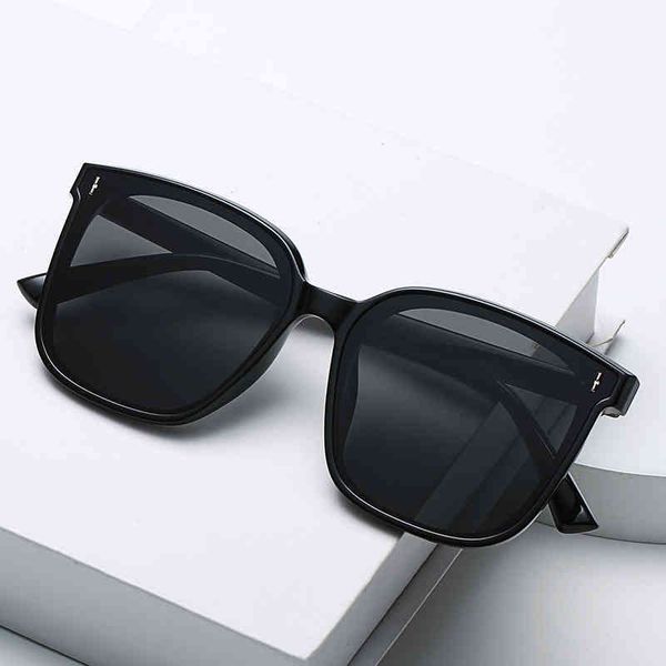women sunglasses luxury brand designer gm 2022 new online anti ultraviolet street shooting glass vintage glasses for men ladies eyewear, White;black
women sunglasses luxury brand designer gm 2022 new online anti ultraviolet street shooting glass vintage glasses for men ladies eyewear, White;black
