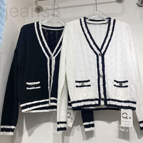 women's knits & tees designer xiaoxiangfeng single breasted black-and-white contrast color v-neck cardigan 2022 new korean casual lazy
women's knits & tees designer xiaoxiangfeng single breasted black-and-white contrast color v-neck cardigan 2022 new korean casual lazy