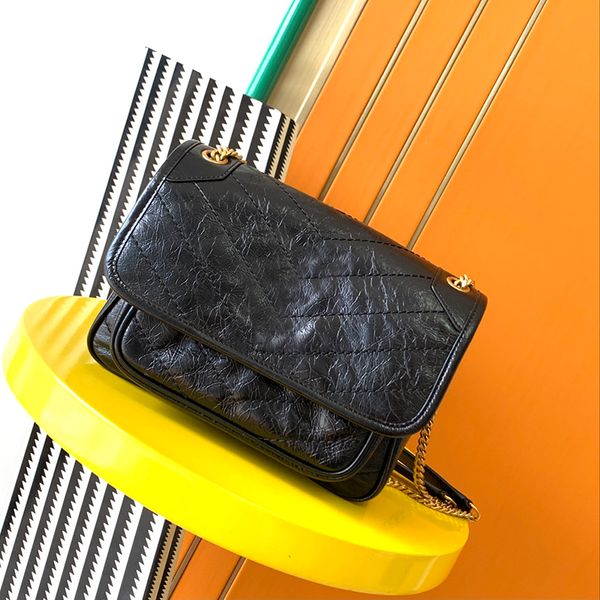 2022 fashion purse designer bag women totes shoulder bags cowskin genuine leather handbag scarf charm with shoulders handbags straps and pac, Black;red
2022 fashion purse designer bag women totes shoulder bags cowskin genuine leather handbag scarf charm with shoulders handbags straps and pac, Black;red