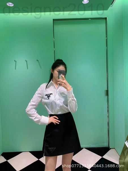 women's polos designer p family 22 early spring series classic white shirt three-dimensional toothbrush embroidered craft badge fashion
women's polos designer p family 22 early spring series classic white shirt three-dimensional toothbrush embroidered craft badge fashion