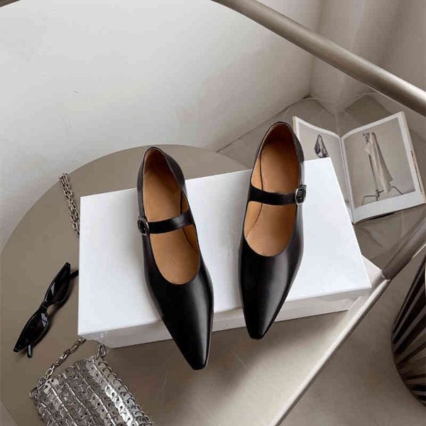 dress shoes pointed shallow mouth one button flat sole single shoe french mary jane dance shoes small leather, Black
dress shoes pointed shallow mouth one button flat sole single shoe french mary jane dance shoes small leather, Black