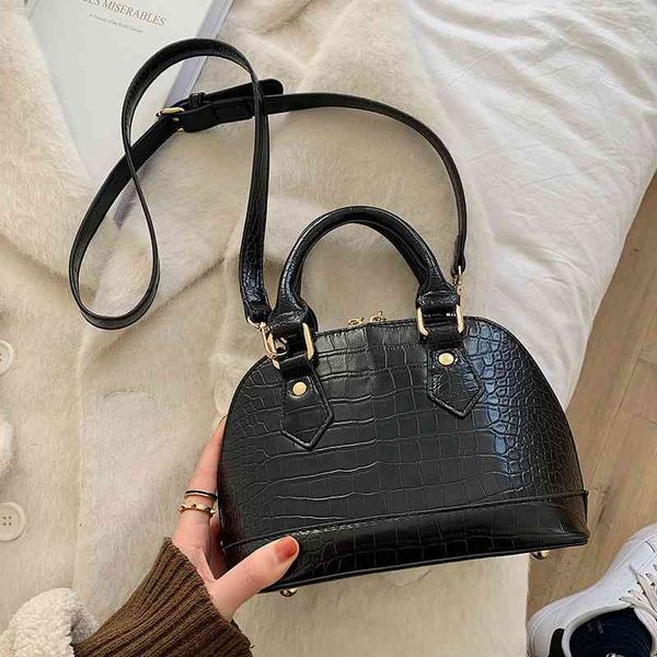 autumn and winter new versatile texture crocodile shell bag style simple one shoulder messenger bag
autumn and winter new versatile texture crocodile shell bag style simple one shoulder messenger bag