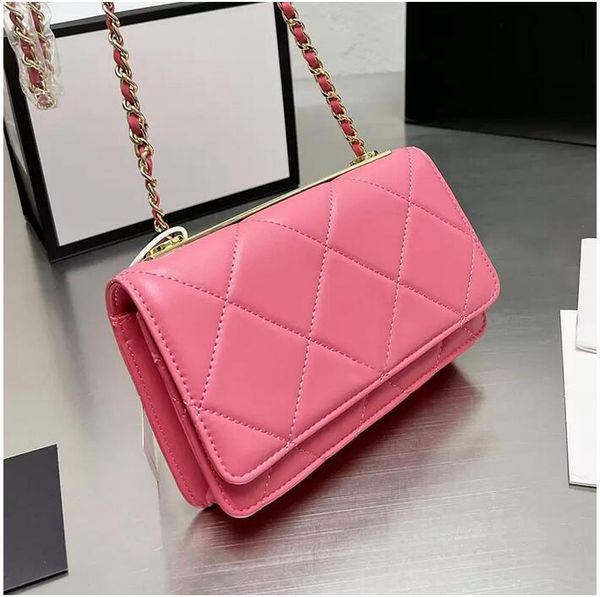 the new trendy quilted classic mini flap wallet bags 19cm lambskin genuine leather gold metal hardware matelasse chain crossbody purse card
the new trendy quilted classic mini flap wallet bags 19cm lambskin genuine leather gold metal hardware matelasse chain crossbody purse card