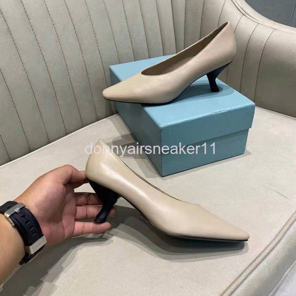dress shoes grandma shoes women korean version high-heeled single with soft soles, leather middle heels and thick square, Black
dress shoes grandma shoes women korean version high-heeled single with soft soles, leather middle heels and thick square, Black