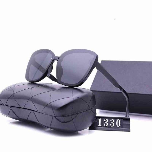 women's sunglass polarizing glass 1330 polarized fashion design ladies sun glasses, White;black
women's sunglass polarizing glass 1330 polarized fashion design ladies sun glasses, White;black