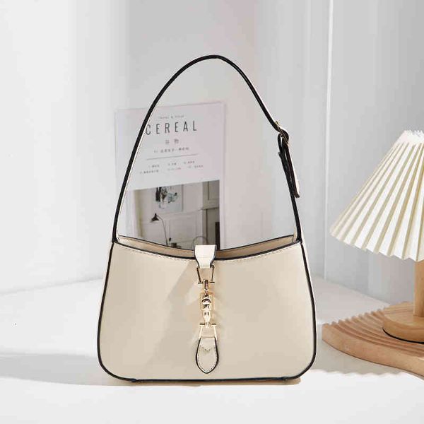 new designer bags women's handbag 2022 fashion ins high sense french minority design autumn and winter single shoulder armpit01
new designer bags women's handbag 2022 fashion ins high sense french minority design autumn and winter single shoulder armpit01