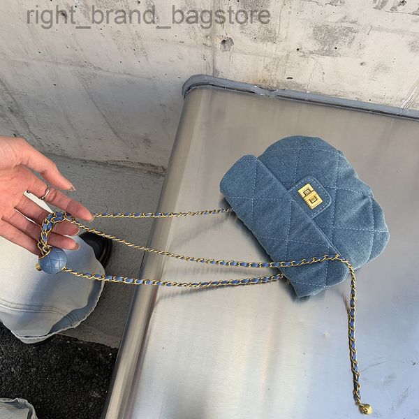 new 2022 summer denim mini crossbody bag women casual lingge gold chain jeans shoulder bag female sportswear messenger bag w220810
new 2022 summer denim mini crossbody bag women casual lingge gold chain jeans shoulder bag female sportswear messenger bag w220810