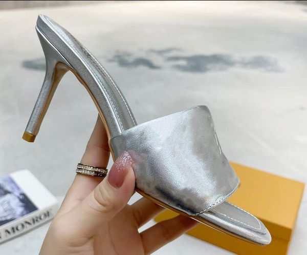 cow leather inner sheepskin thick heel middle flat slippers genuine leather more sandals, Black
cow leather inner sheepskin thick heel middle flat slippers genuine leather more sandals, Black