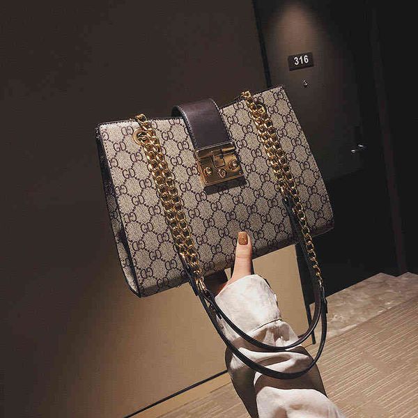 2022 new designer handbags female new korean version simple versatile lock chain fashion atmosphere one shoulder messenger
2022 new designer handbags female new korean version simple versatile lock chain fashion atmosphere one shoulder messenger