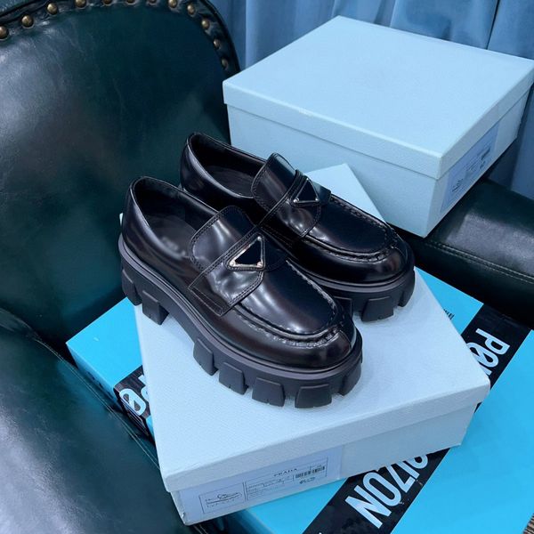 designer's luxury thick-soled casual shoes round-headed triangle pra women's shallow boots black and white women's leather wa
designer's luxury thick-soled casual shoes round-headed triangle pra women's shallow boots black and white women's leather wa