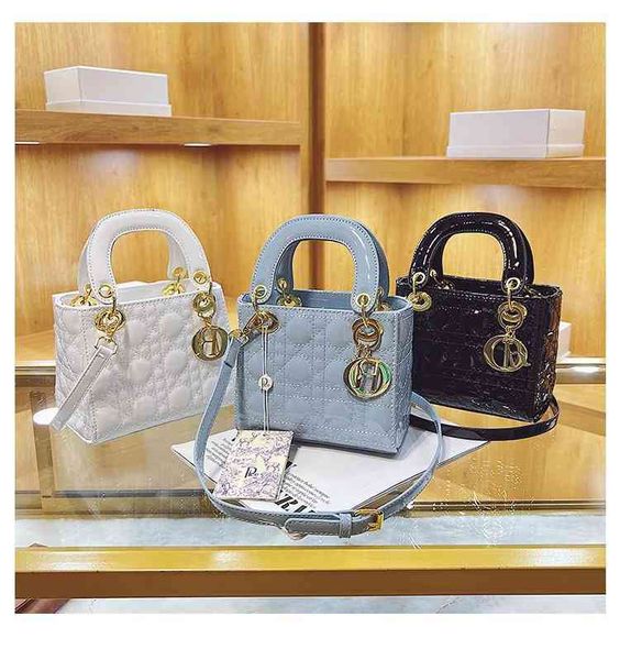 women's bag new 2022 diana fashion single shoulder messenger bag trend broadcast luxury designer
women's bag new 2022 diana fashion single shoulder messenger bag trend broadcast luxury designer