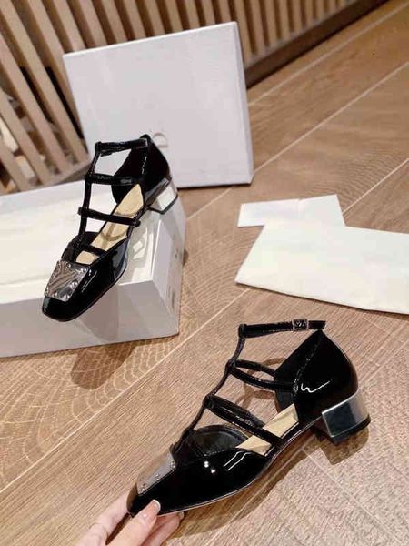 sandals designer luxury d family baotou sandals female summer thick heel french middle mary jane hollow out bandage square head high s, Black
sandals designer luxury d family baotou sandals female summer thick heel french middle mary jane hollow out bandage square head high s, Black