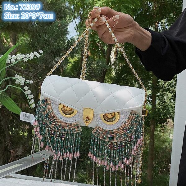 wholesale factory ladies shoulder bags sweet and lovely cylinder sewing plaid chain bag elegant tassel beaded mobile phone coin purse street
wholesale factory ladies shoulder bags sweet and lovely cylinder sewing plaid chain bag elegant tassel beaded mobile phone coin purse street
