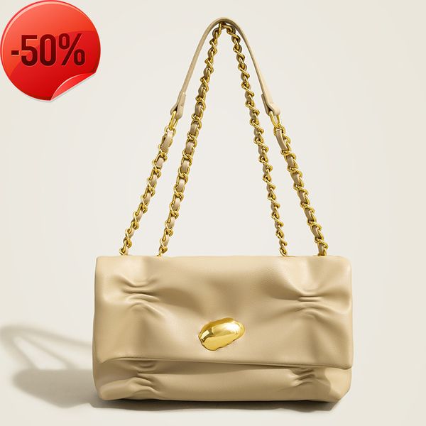 luxury designerspring and summer 2022 new single shoulder fold underarm fashion high-capacity commuter cross messenger portable small square
luxury designerspring and summer 2022 new single shoulder fold underarm fashion high-capacity commuter cross messenger portable small square