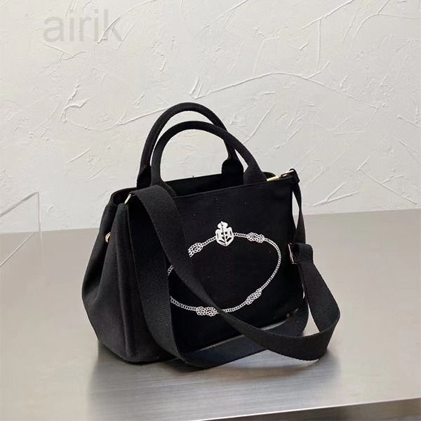 ladies messenger bag fashion handbag canvas shoulder bag 3 in 1 brand high-end luxury
ladies messenger bag fashion handbag canvas shoulder bag 3 in 1 brand high-end luxury