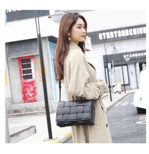 original edition luxury handbags crossbody bottegass designer venetas's khbv mcmcha bag female 2022 net red star same pillow woven mess
original edition luxury handbags crossbody bottegass designer venetas's khbv mcmcha bag female 2022 net red star same pillow woven mess