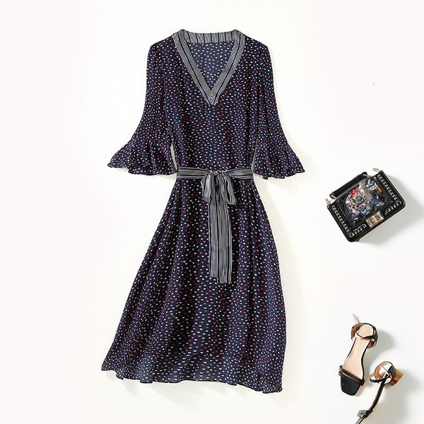 casual dresses summer women's silk wave dot print lotus sleeve medium length skirt mulberry lace up dress 7bnp, Black;gray
casual dresses summer women's silk wave dot print lotus sleeve medium length skirt mulberry lace up dress 7bnp, Black;gray