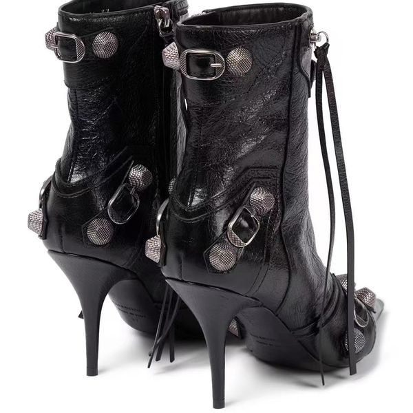 boots new black pointed high-heeled boots metal buckle decoration women's shoes motorcycle tassel leather zip shoes luxury designer fas
boots new black pointed high-heeled boots metal buckle decoration women's shoes motorcycle tassel leather zip shoes luxury designer fas