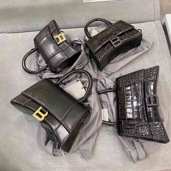 2022ss balencigas's italy bag designer handbags b family women 2022 high version hourglasss leather women's light luxury one shoul
2022ss balencigas's italy bag designer handbags b family women 2022 high version hourglasss leather women's light luxury one shoul