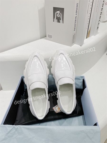 2022 latest men women sports shoes solid color series simple fashionable leather material comfortable and soft zh211010, Black
2022 latest men women sports shoes solid color series simple fashionable leather material comfortable and soft zh211010, Black