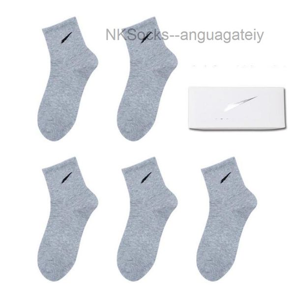 fashion classic men's socks gift box stockings hook brand black white gray medium tube sports cotton sweat absorbing sock men women lux
fashion classic men's socks gift box stockings hook brand black white gray medium tube sports cotton sweat absorbing sock men women lux