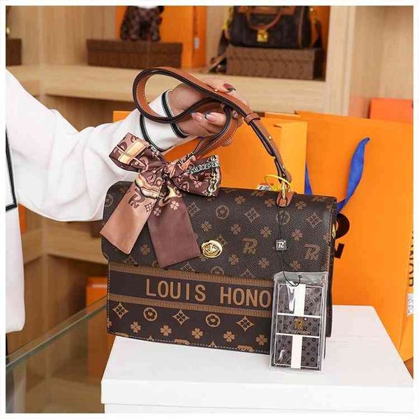 the new designer handbags 2022 fashion brand old flower versatile women's bag single shoulder crossbody atmospheric leisure tote large
the new designer handbags 2022 fashion brand old flower versatile women's bag single shoulder crossbody atmospheric leisure tote large