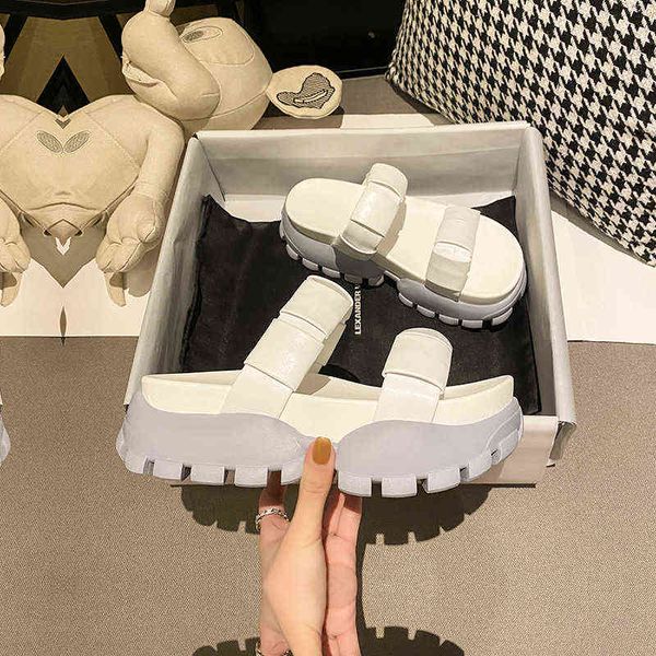 2022 brand women slippers summer fashion platform concise sandals platform heeled casual shoes outdoor slippers sandalias mujer y220525, Black
2022 brand women slippers summer fashion platform concise sandals platform heeled casual shoes outdoor slippers sandalias mujer y220525, Black
