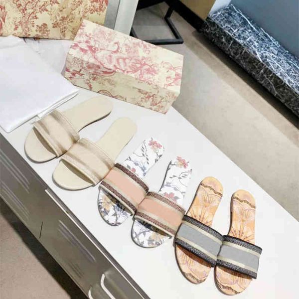 slippers brand designer famous classic print letter embroidery lightweight flat soled platform shoes scuffs summer beach travel women ll6r, Black
slippers brand designer famous classic print letter embroidery lightweight flat soled platform shoes scuffs summer beach travel women ll6r, Black