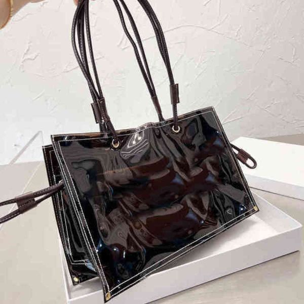 transparent pvc tote bag for women summer beach designer lady handbags luxury jelly shoulder crossbody casual purse 220624
transparent pvc tote bag for women summer beach designer lady handbags luxury jelly shoulder crossbody casual purse 220624