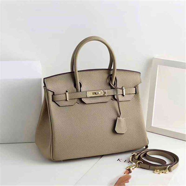 luxury trend handbags birkins baotou layer cowhide litchi pattern women's bag single shoulder messenger portable large temperament
luxury trend handbags birkins baotou layer cowhide litchi pattern women's bag single shoulder messenger portable large temperament