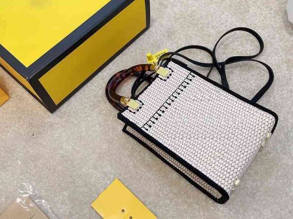 bags women sunshine mini tote shopping wallet fashion handbag shoulder leather luxury brand designer crossbody straw beach purses 220303
bags women sunshine mini tote shopping wallet fashion handbag shoulder leather luxury brand designer crossbody straw beach purses 220303