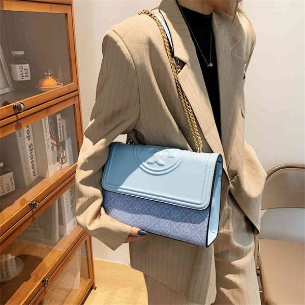 female light luxury tide large capacity solid color diagonal cross lattice embroidery line commuter out of the 80% off wholesale sale
female light luxury tide large capacity solid color diagonal cross lattice embroidery line commuter out of the 80% off wholesale sale