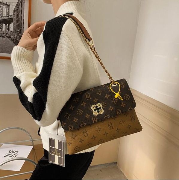 ladies leathers shoulder bags simple joker solid color leather handbag clamshell ribbon decorative fashion backpack elegant classic retro pr, Black;red
ladies leathers shoulder bags simple joker solid color leather handbag clamshell ribbon decorative fashion backpack elegant classic retro pr, Black;red