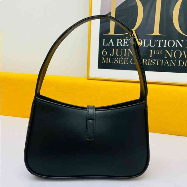 cbag women's tote leather shoulder bag baguette lady high luxury designer cross body bags handbag axillary package purse phone letter
cbag women's tote leather shoulder bag baguette lady high luxury designer cross body bags handbag axillary package purse phone letter