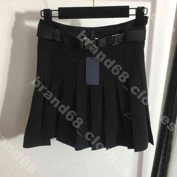designer women pleated skirt shorts hip wrap slim miniskirt dress summer cotton short dresses triangle logo p ada brand high end female appa, Black
designer women pleated skirt shorts hip wrap slim miniskirt dress summer cotton short dresses triangle logo p ada brand high end female appa, Black