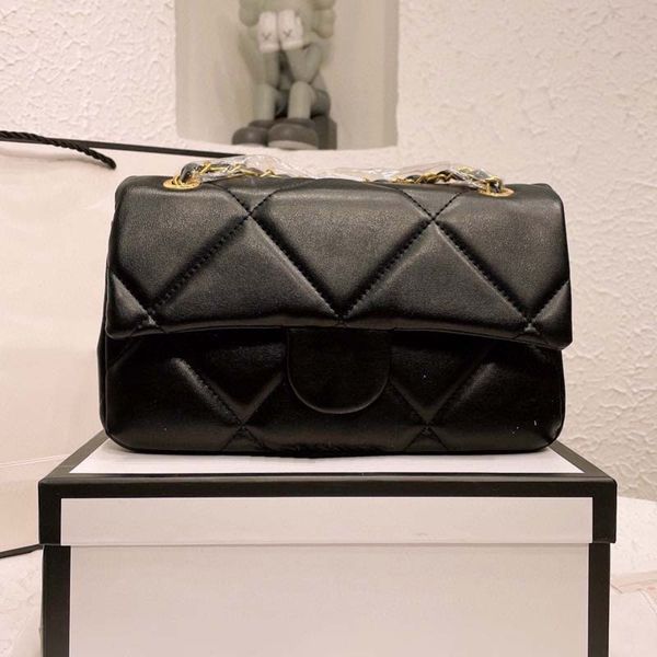 the new leather small fragrant wind diamond chain one shoulder crossbody bags golden ball square fat women's bag sheepskin mini square
the new leather small fragrant wind diamond chain one shoulder crossbody bags golden ball square fat women's bag sheepskin mini square