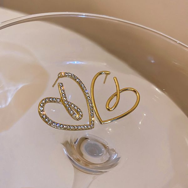 925 silver stud rhinestone-encrusted asymmetric love heart earrings womens simple metal niche design sweet cool eardrop, Golden
925 silver stud rhinestone-encrusted asymmetric love heart earrings womens simple metal niche design sweet cool eardrop, Golden