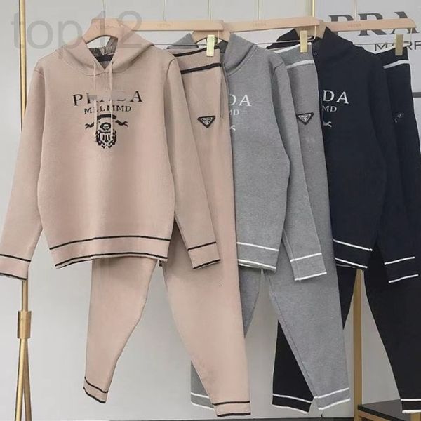 women's tracksuits designer knitted suit women's fashion foreign style age reduction 2021 early autumn new letter jacquard two-pie, Gray
women's tracksuits designer knitted suit women's fashion foreign style age reduction 2021 early autumn new letter jacquard two-pie, Gray