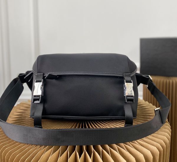 women's classic spring and summer new inlaid fine work shoulder bags large waist bag fresh art simple atmosphere elegant novel exquisit
women's classic spring and summer new inlaid fine work shoulder bags large waist bag fresh art simple atmosphere elegant novel exquisit