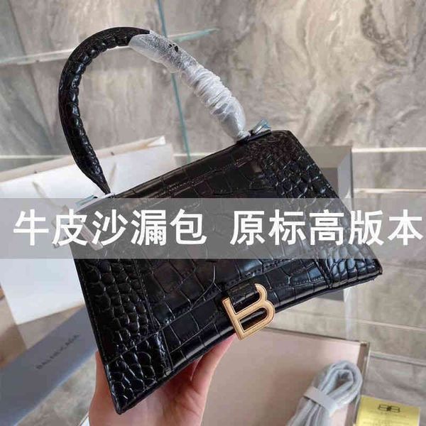 2022ss balenciga italy handbag designer hourglass leather upgraded crocodiless pattern messenger gentle wind high-level sense minority desig
2022ss balenciga italy handbag designer hourglass leather upgraded crocodiless pattern messenger gentle wind high-level sense minority desig